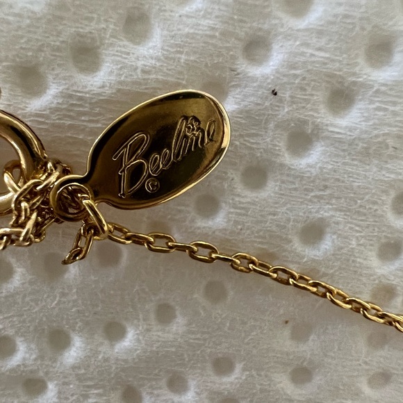 Beeline brand beautiful gold tone with white pearls necklace - Picture 3 of 3